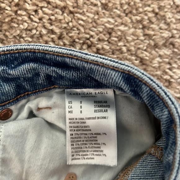 AE Mom Jean - Picture 4 of 4